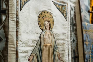 Leia mais sobre o artigo Cultuar Divindade vs Ser de uma Religião: Entenda as Diferenças na Prática Espiritual