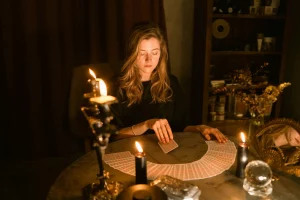 Leia mais sobre o artigo Até quando dá pra ver o futuro no tarot?